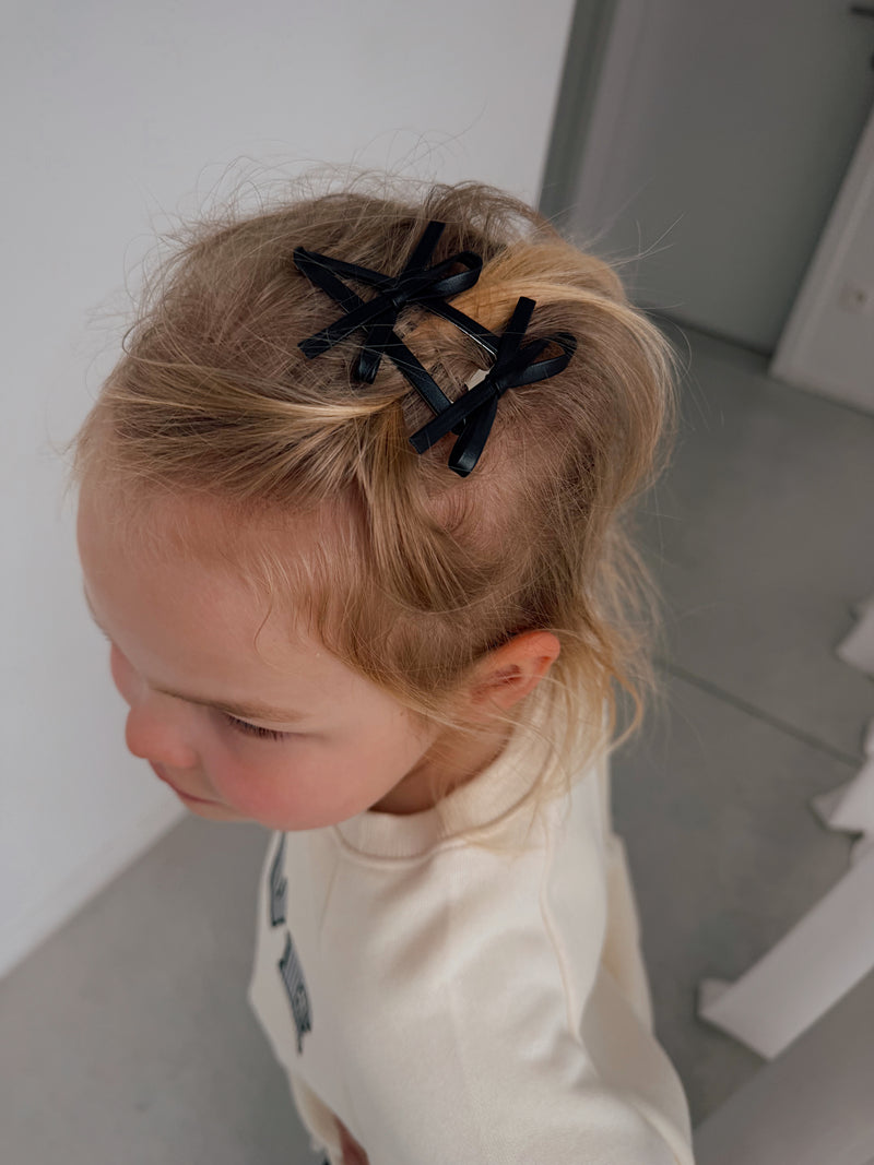 Pin ribbon triangle