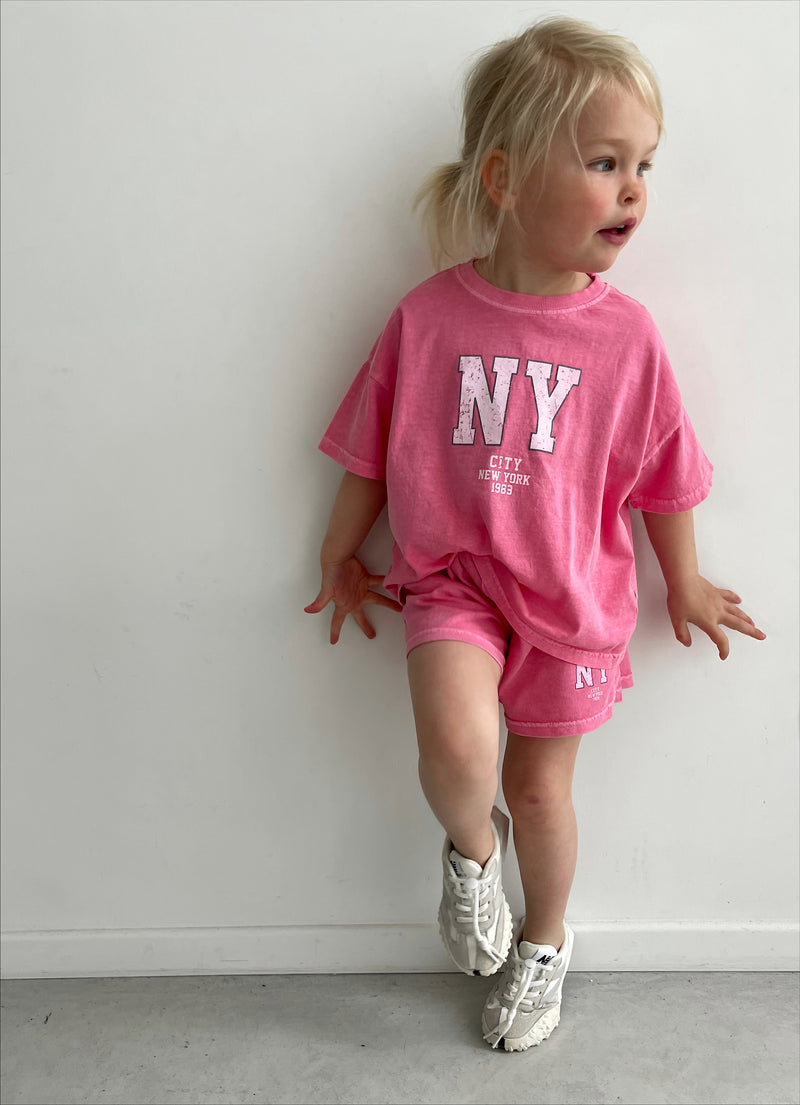 Tee NY pink