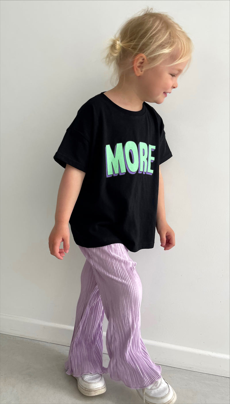 Tee More black