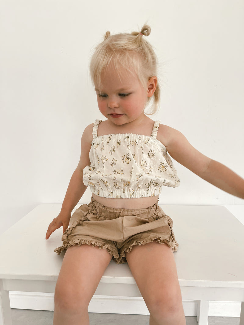 Tee brea flower yellow