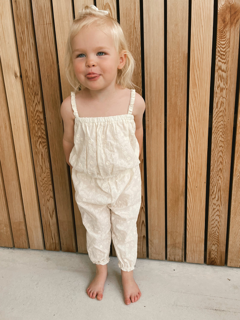 Tee brea flower cream