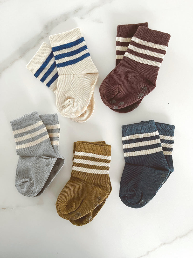 Dark 3 stripes socks