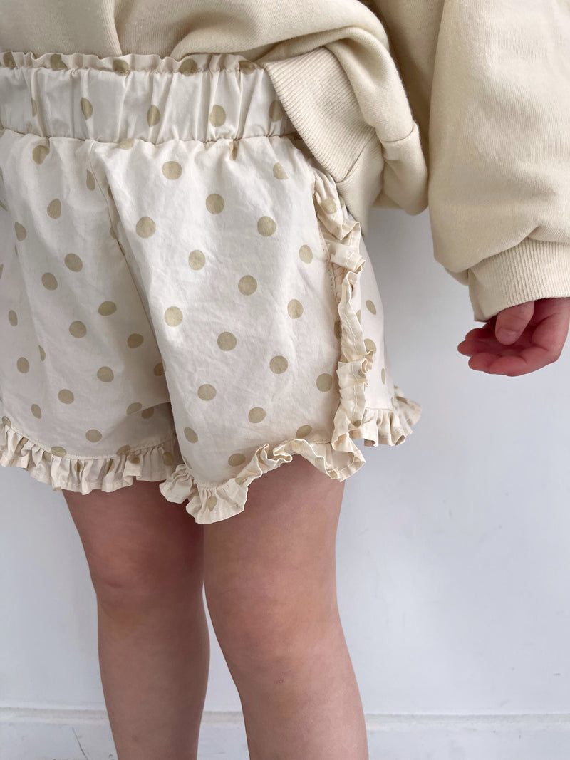 Short frill dot
